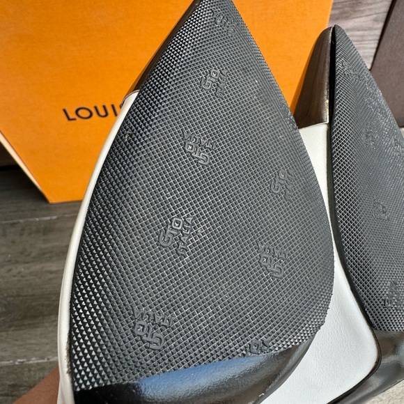 Louis Vuitton Leather White Black Heels Pumps Size 37 - Picture 8 of 11